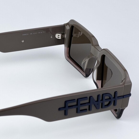 Fendi FENDIGRAPHY FE40073U 50E  Women NEW AUTHENTIC Sunglasses Rectangle Brown - Picture 8 of 10